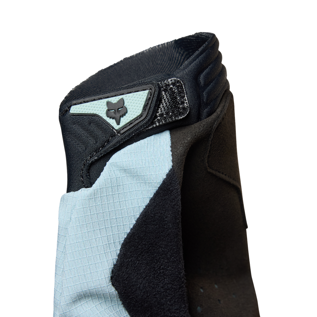 Womens Defend Gloves
